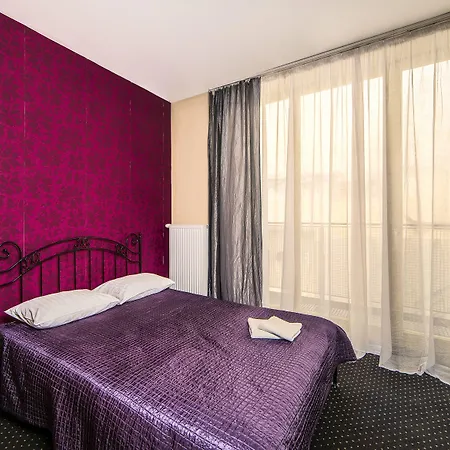 Boogie Deluxe Old Town Апарт-отель 3*