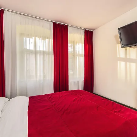 Boogie Deluxe Old Town فروتسواف