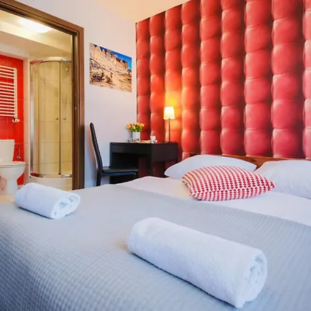 Boogie Deluxe Old Town Aparthotel 3*